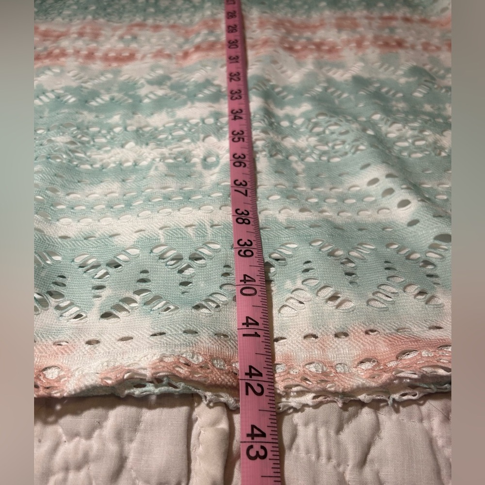 Mint Green Sleeveless Dress with White and Pink Patterns - Picture 5 of 6